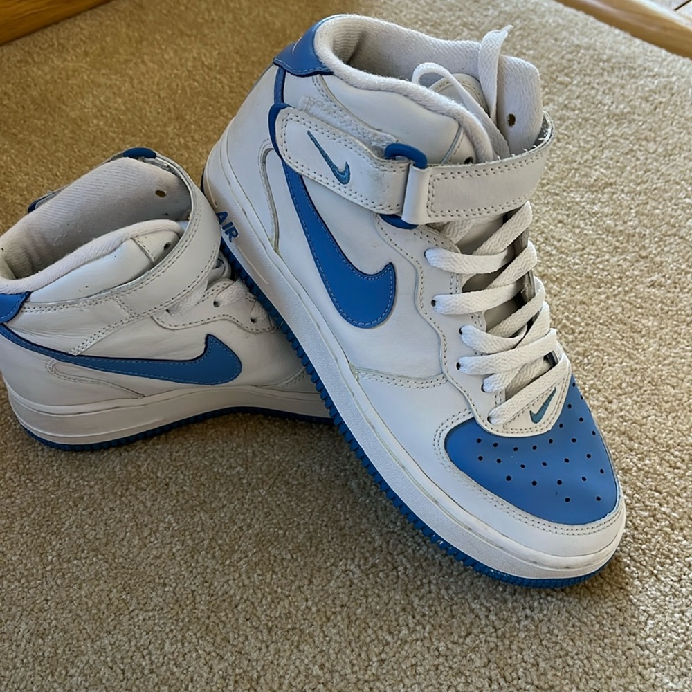 Vintage 2003 Nike Air Force 1 Mid. Youth 6, men’s 6 women’s 7.5